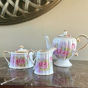 I Godinger & Co vintage Pink Rose Design tea set